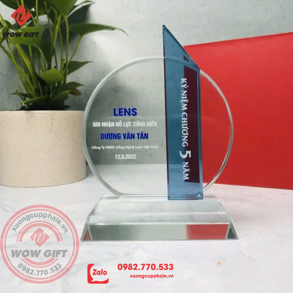 kỷ niệm chương pha lê