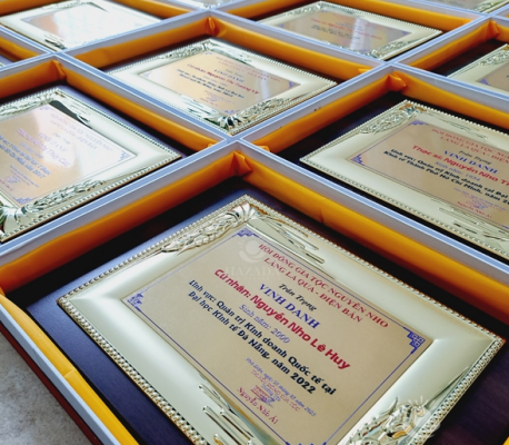 Bảng vinh danh học sinh
