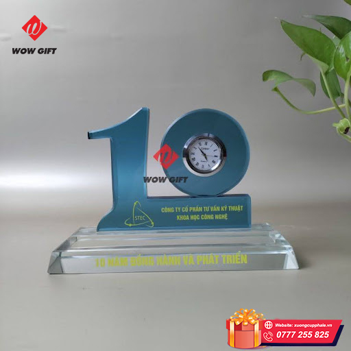 kỷ niệm chương pha lê số 10