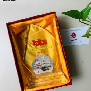 kỷ niệm chương pha lê