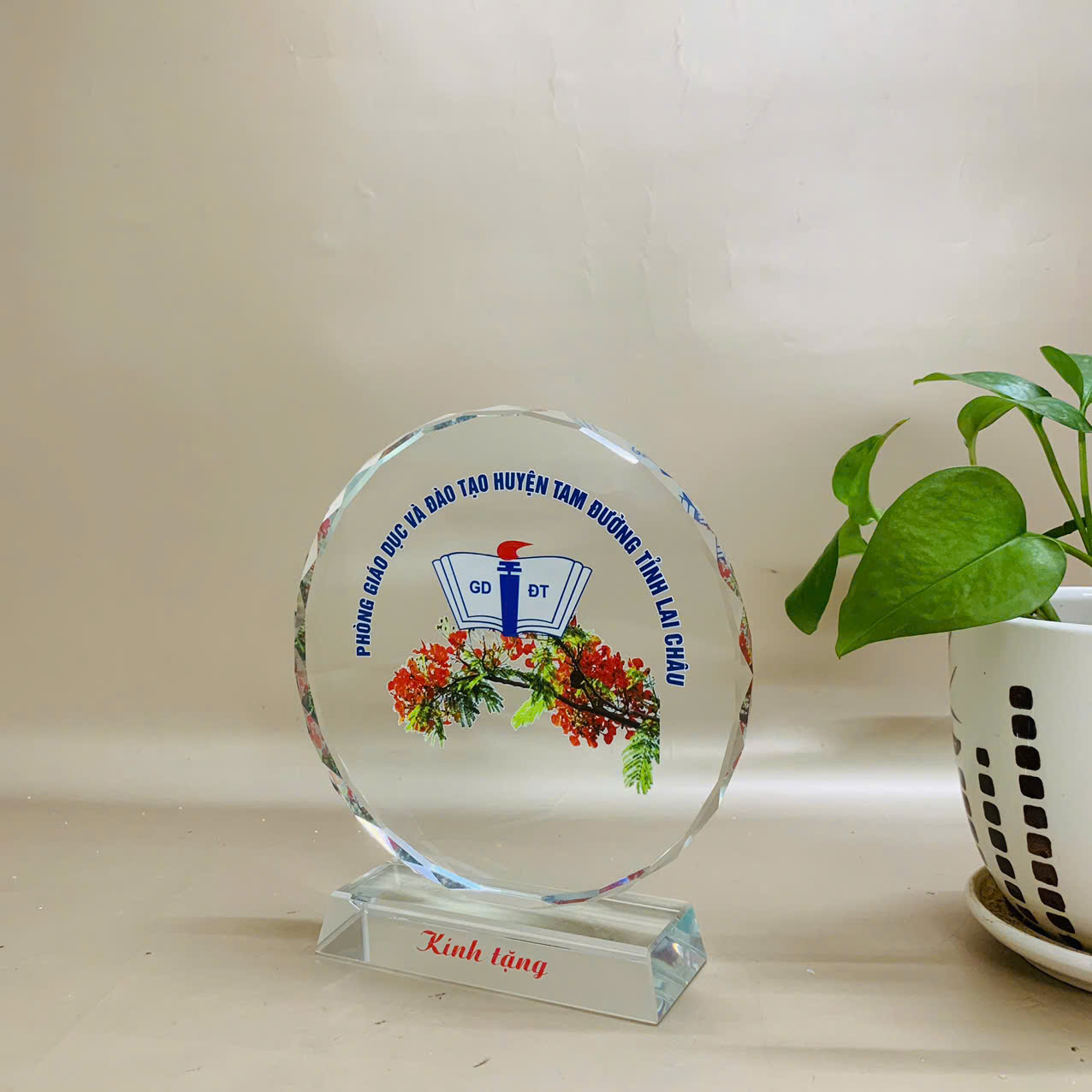 kỷ niệm chương pha lê