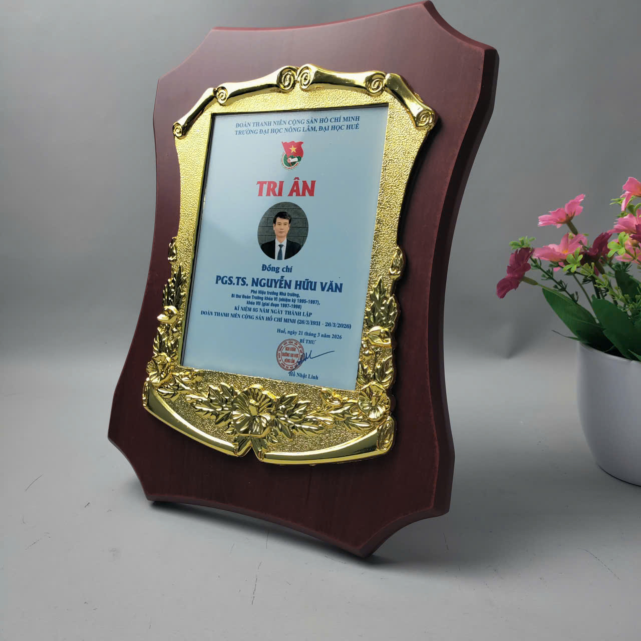 quà tặng kỷ niệm 95 năm thành lập đoàn