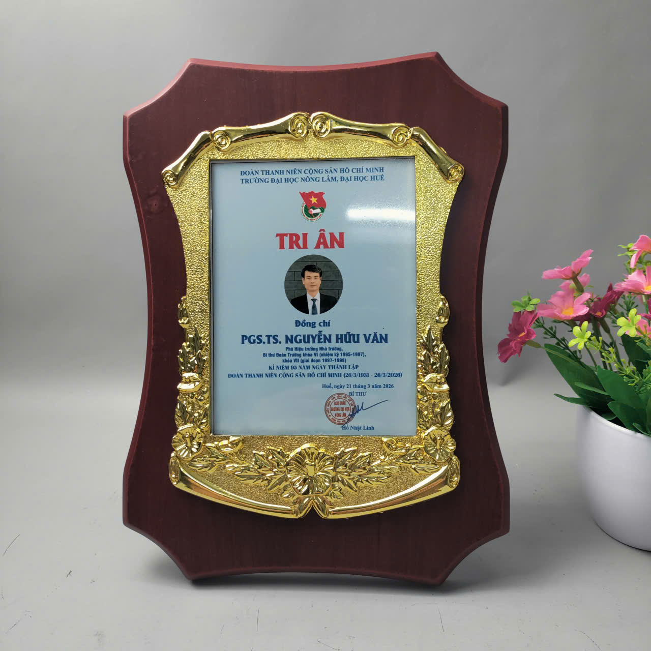 quà tặng kỷ niệm 95 năm thành lập đoàn